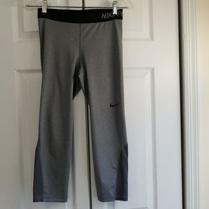 NIKE PRO COOL CAPRI LEGGINGS
